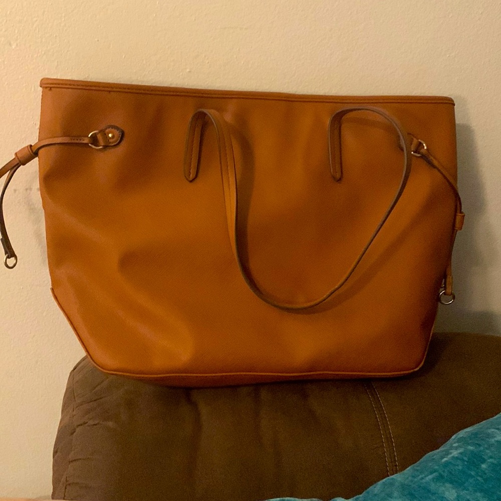 JUST FAB Large Brow Leather Women's Purse Handbag Tote, Gold Hardware.